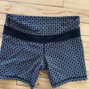 Lululemon Size 6 Hot Yoga, Yoga, Running Short.